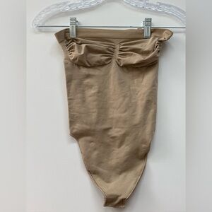 SKIMS Tan Seamless Shapewear Bodysuit - NWOT